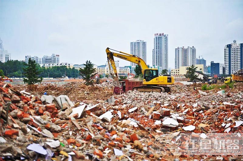 建筑废料砖渣破碎机多少钱一套？用移动破碎机效果好吗？